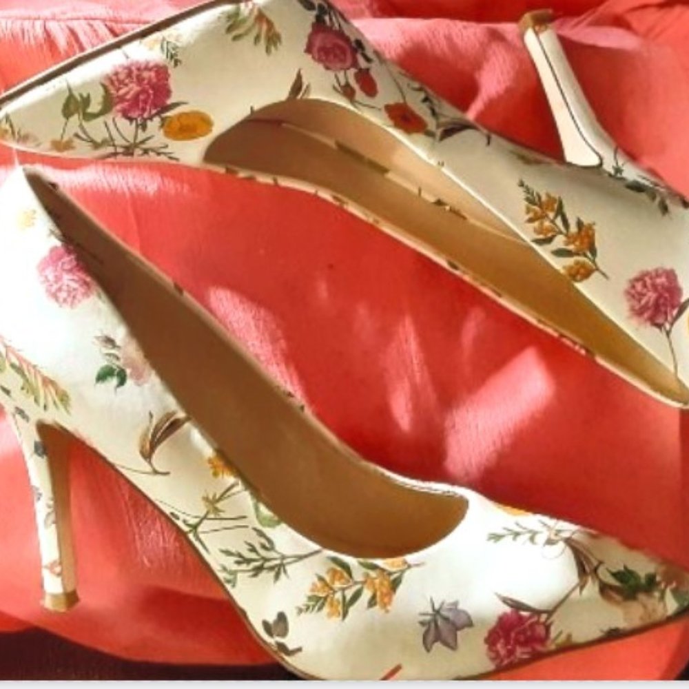Nine West White & Floral Pump Heels